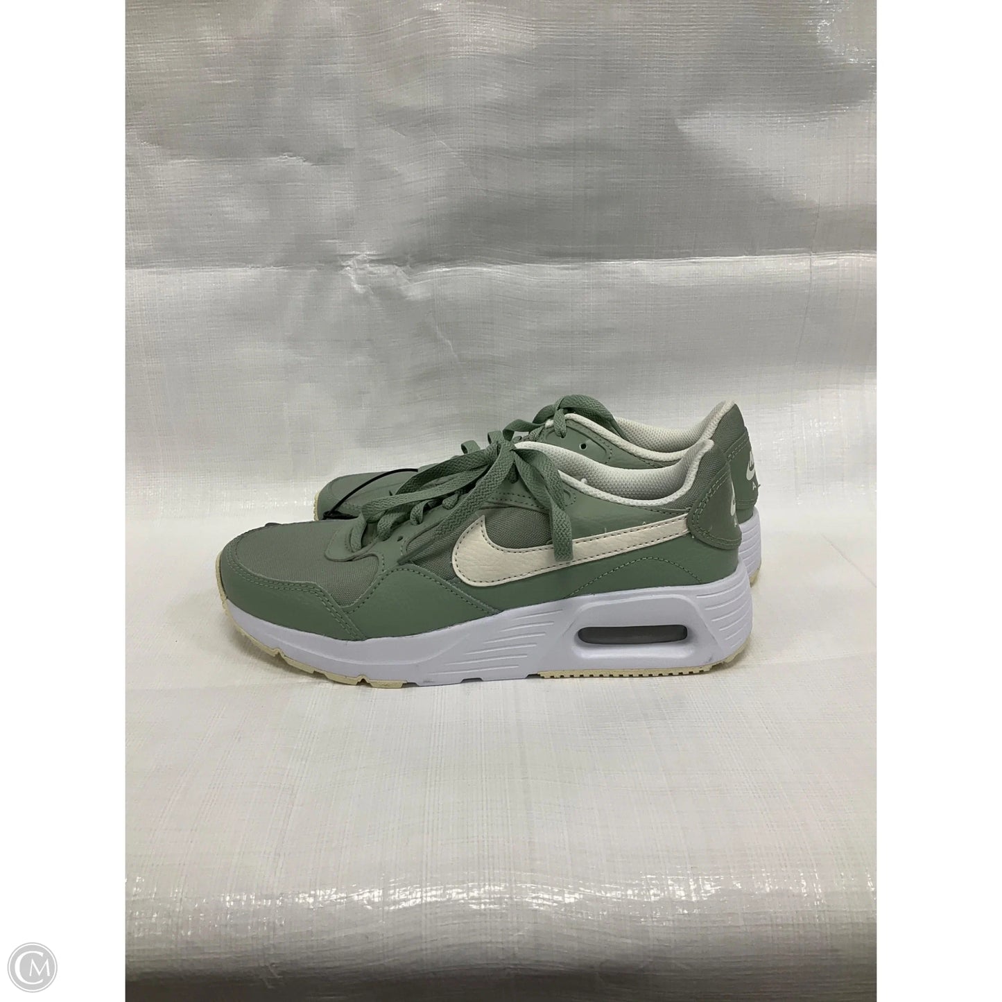 Shoes Sneakers By Nike In Green & White, Size: 7