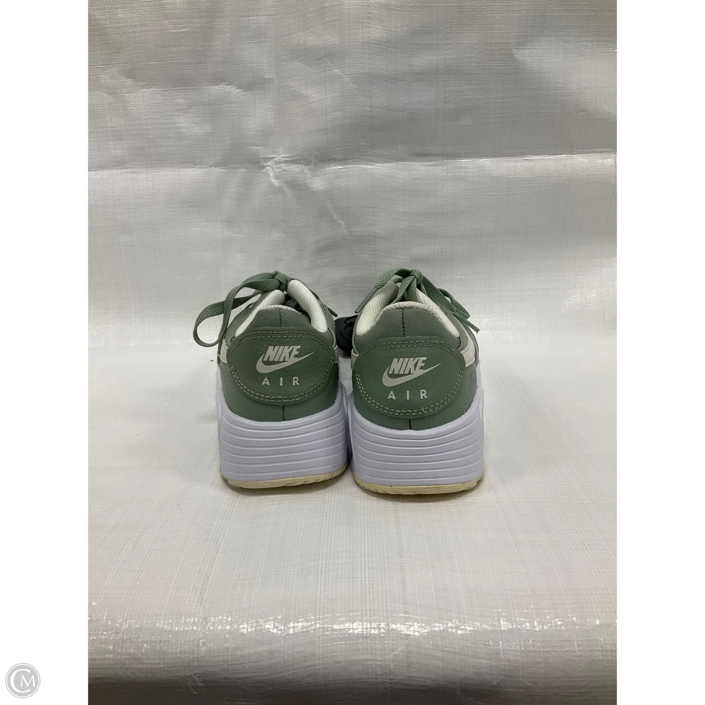 Shoes Sneakers By Nike In Green & White, Size: 7