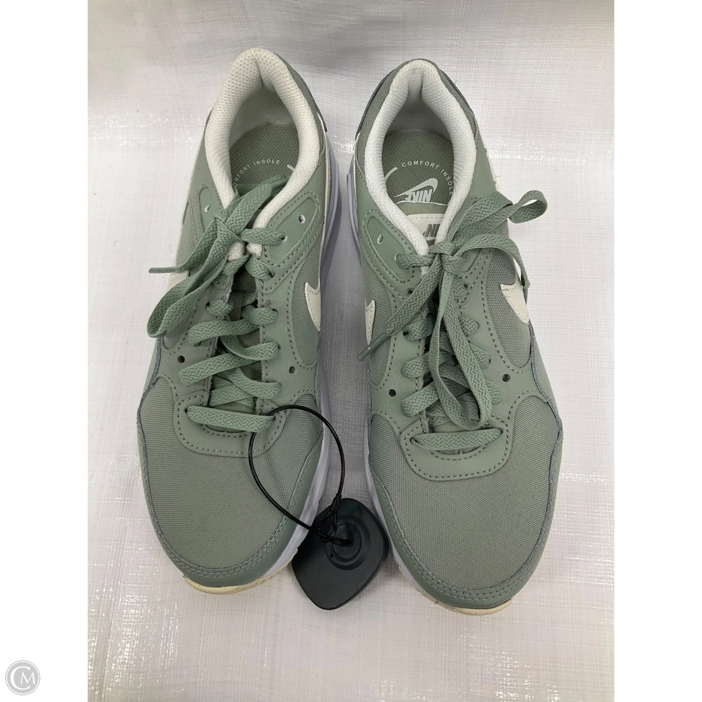 Shoes Sneakers By Nike In Green & White, Size: 7