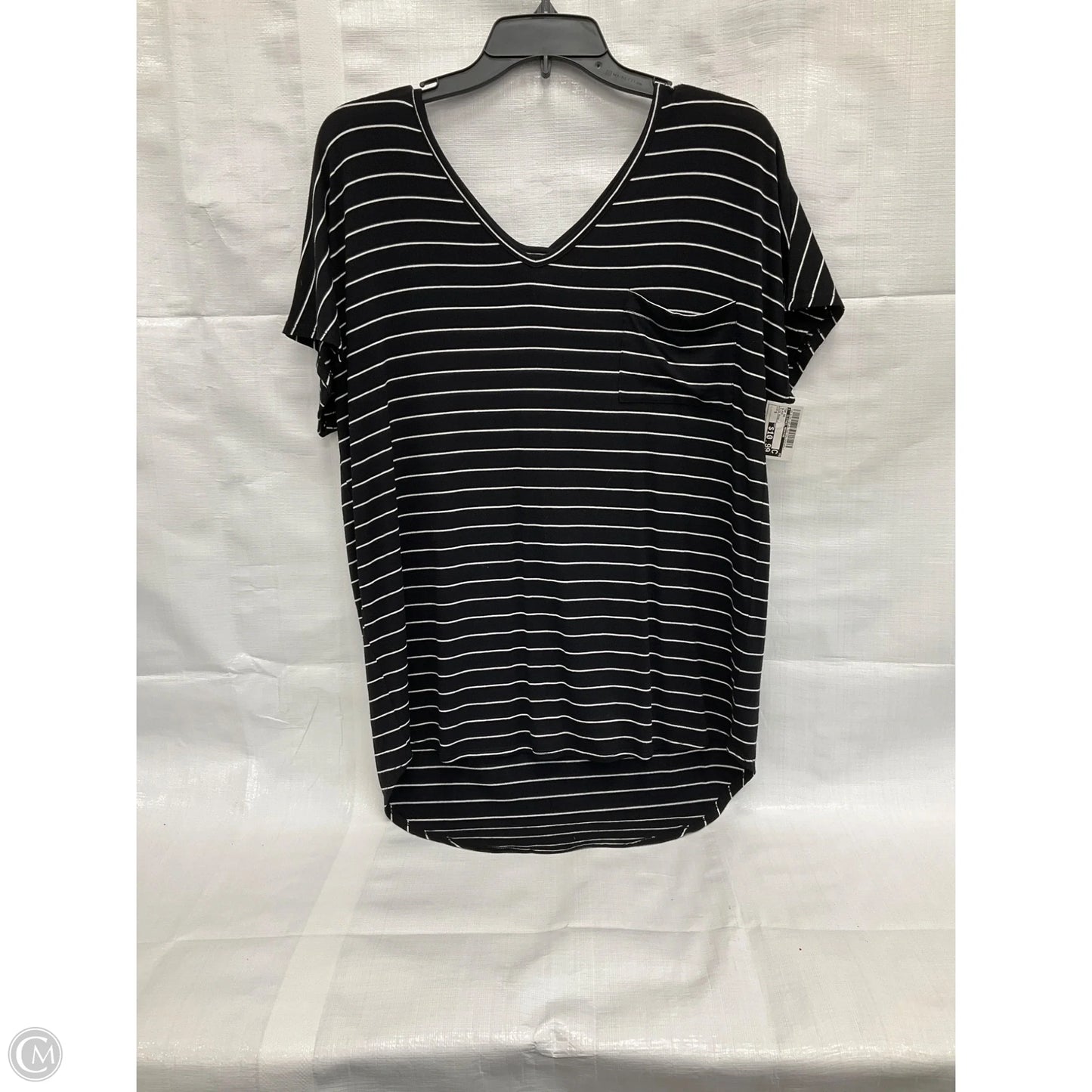 Top Short Sleeve By Clothes Mentor In Black, Size: S