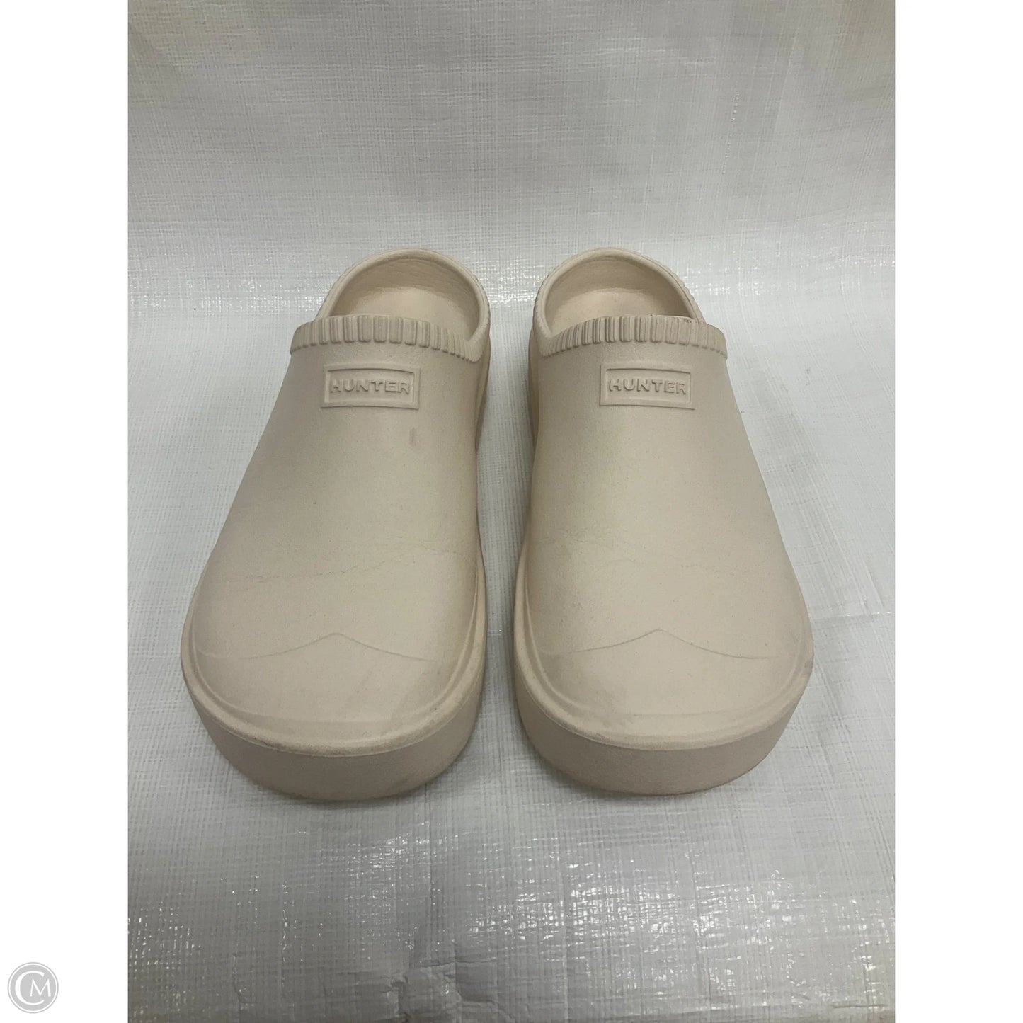 Shoes Flats By Hunter In White, Size: 6