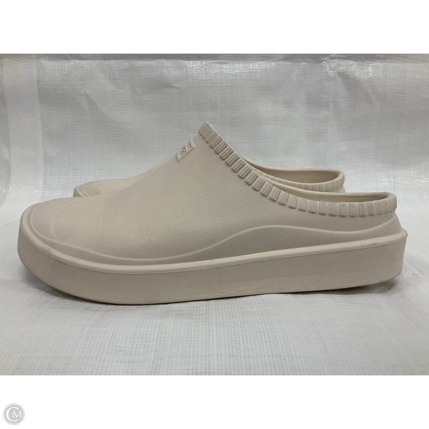 Shoes Flats By Hunter In White, Size: 6