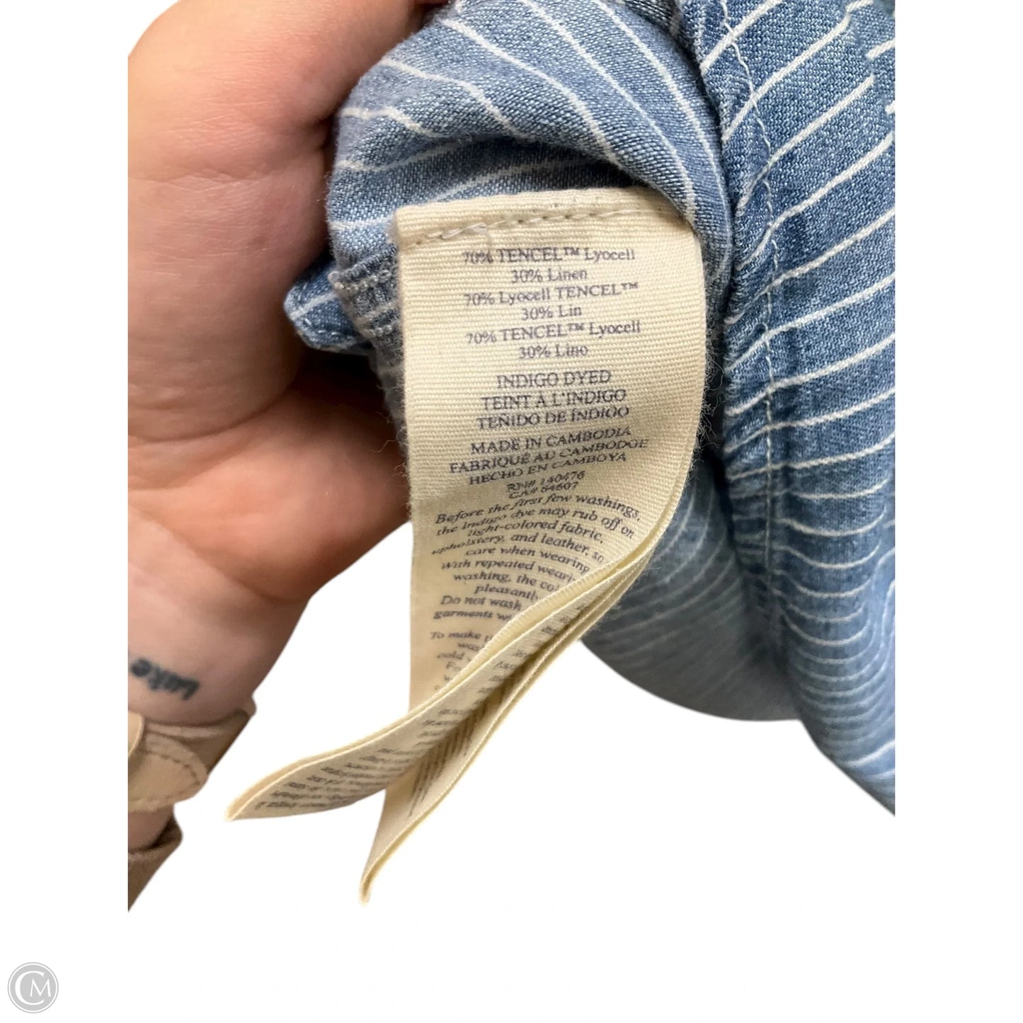 Blouse Long Sleeve By Faherty In Blue & White, Size: S