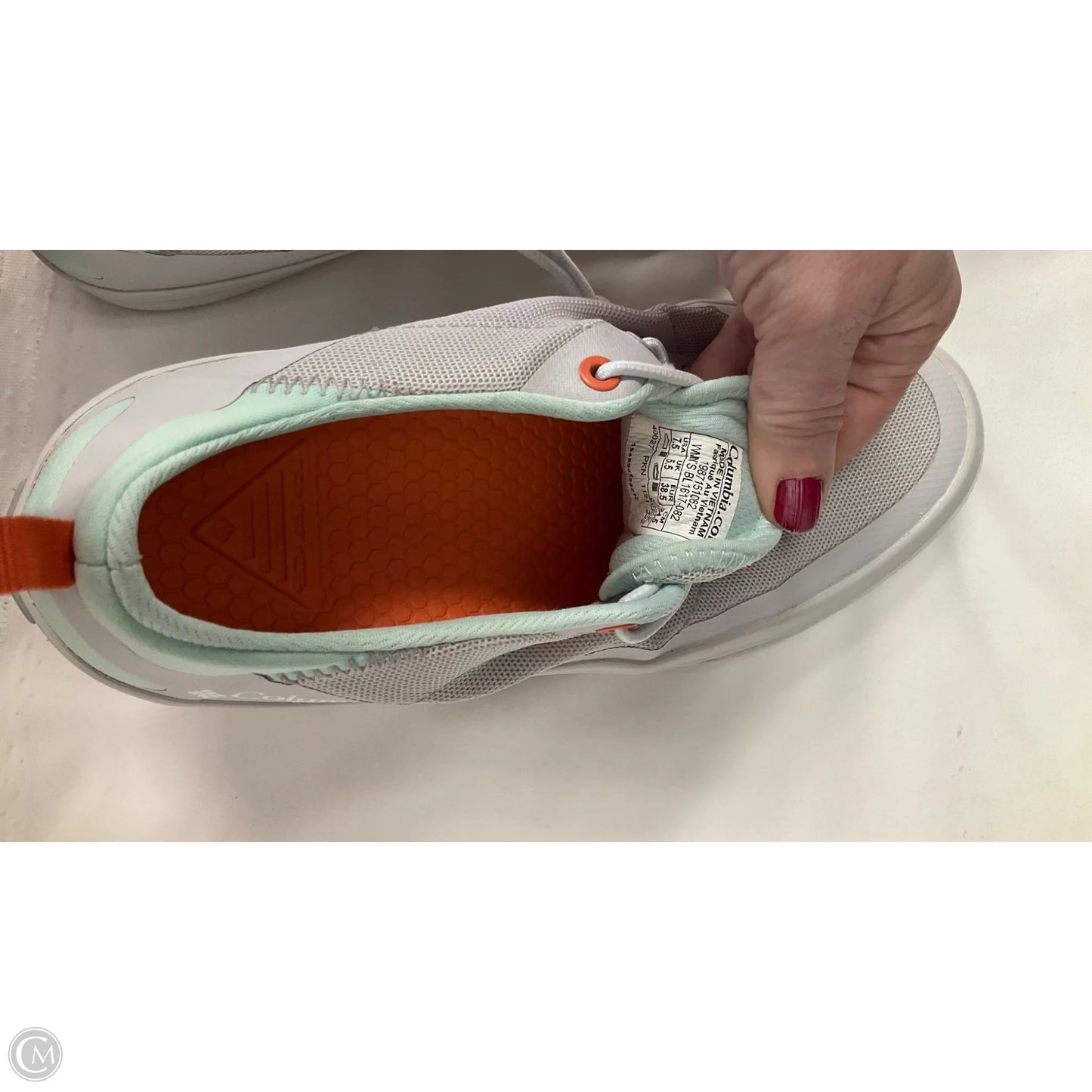 Shoes Sneakers By Columbia In Grey, Size: 7.5