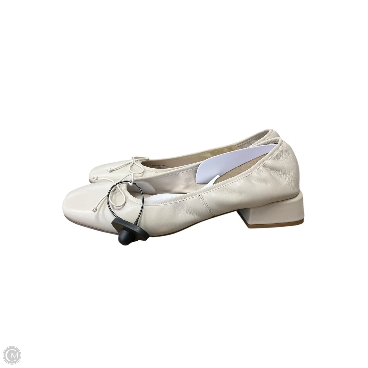 Shoes Flats By Steve Madden In Tan, Size: 11