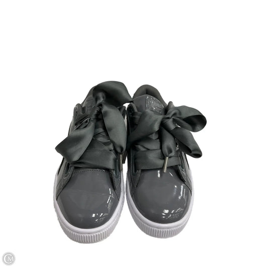 Shoes Sneakers By Puma In Grey, Size: 6