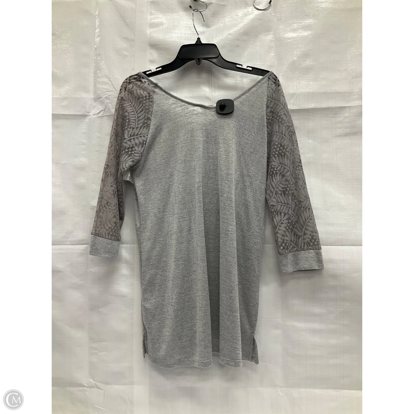 Top Short Sleeve By Simply Noelle In Grey, Size: S