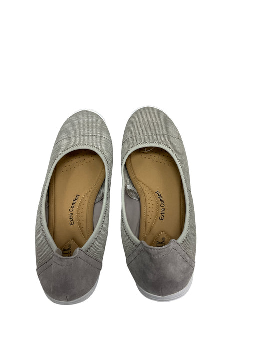 Shoes Flats By Falls Creek  Size: 8.5