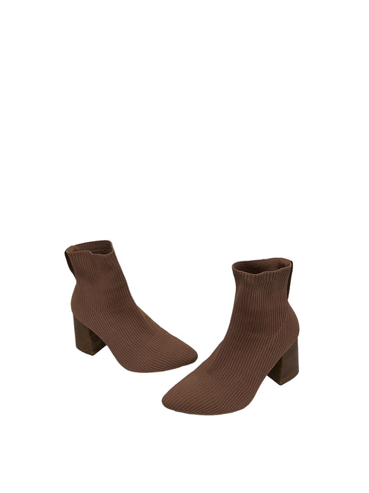 Boots Ankle Heels By Clothes Mentor  Size: 9.5