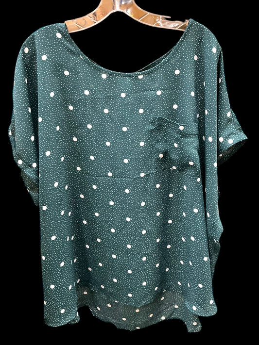 Top Short Sleeve By Maurices In Polkadot Pattern, Size: 3x