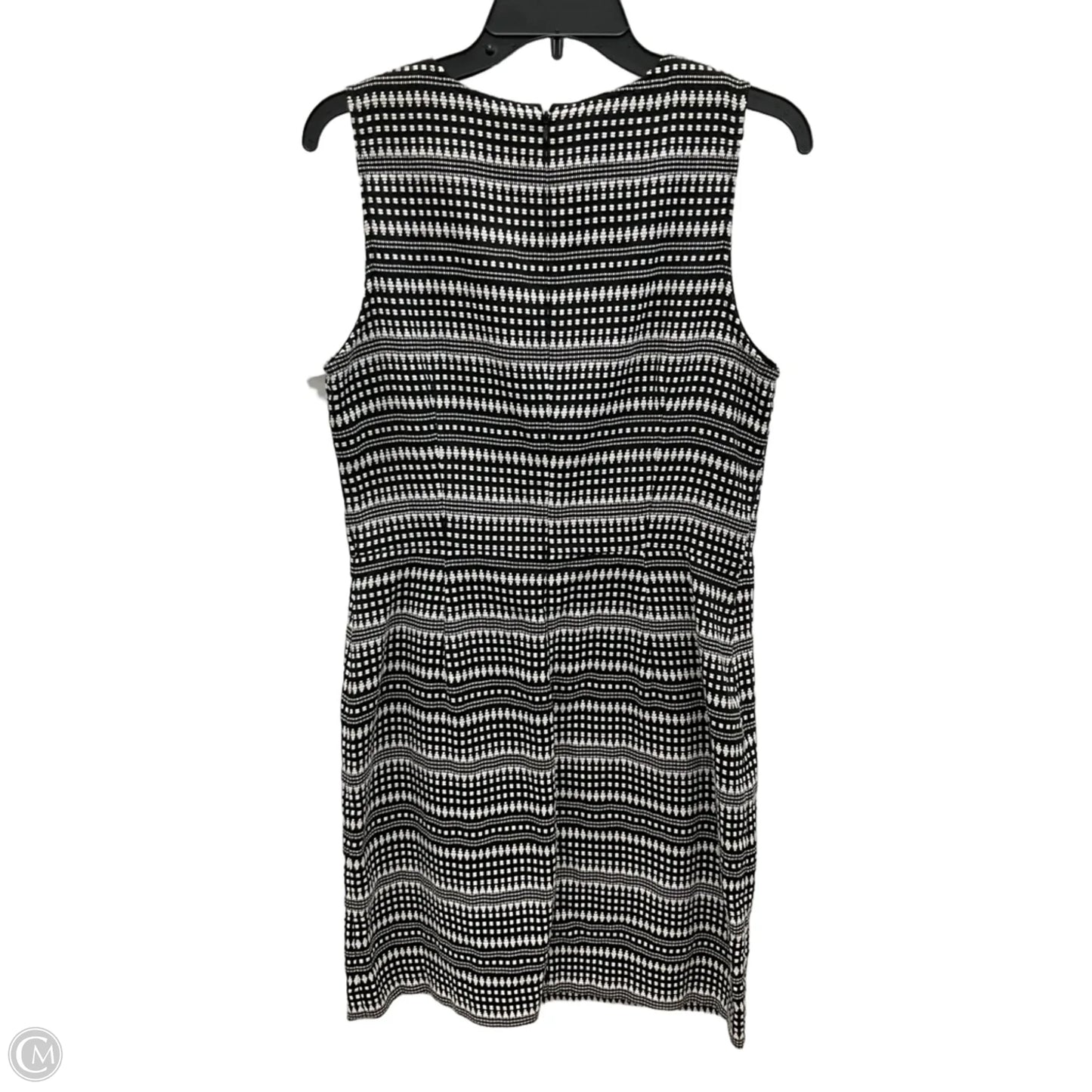 Dress Casual Short By Banana Republic In Black & White, Size: M