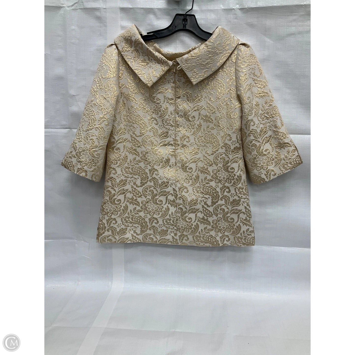 Top Short Sleeve Designer By Lilly Pulitzer In Gold & White, Size: S