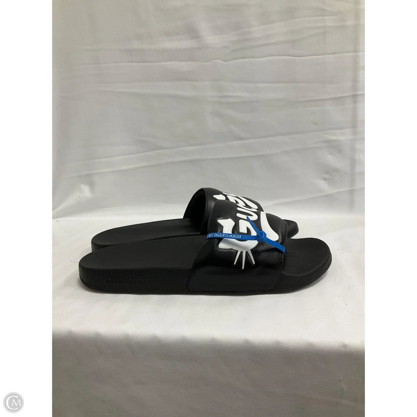 Shoes Luxury Designer By Gucci In Black, Size: 6.5