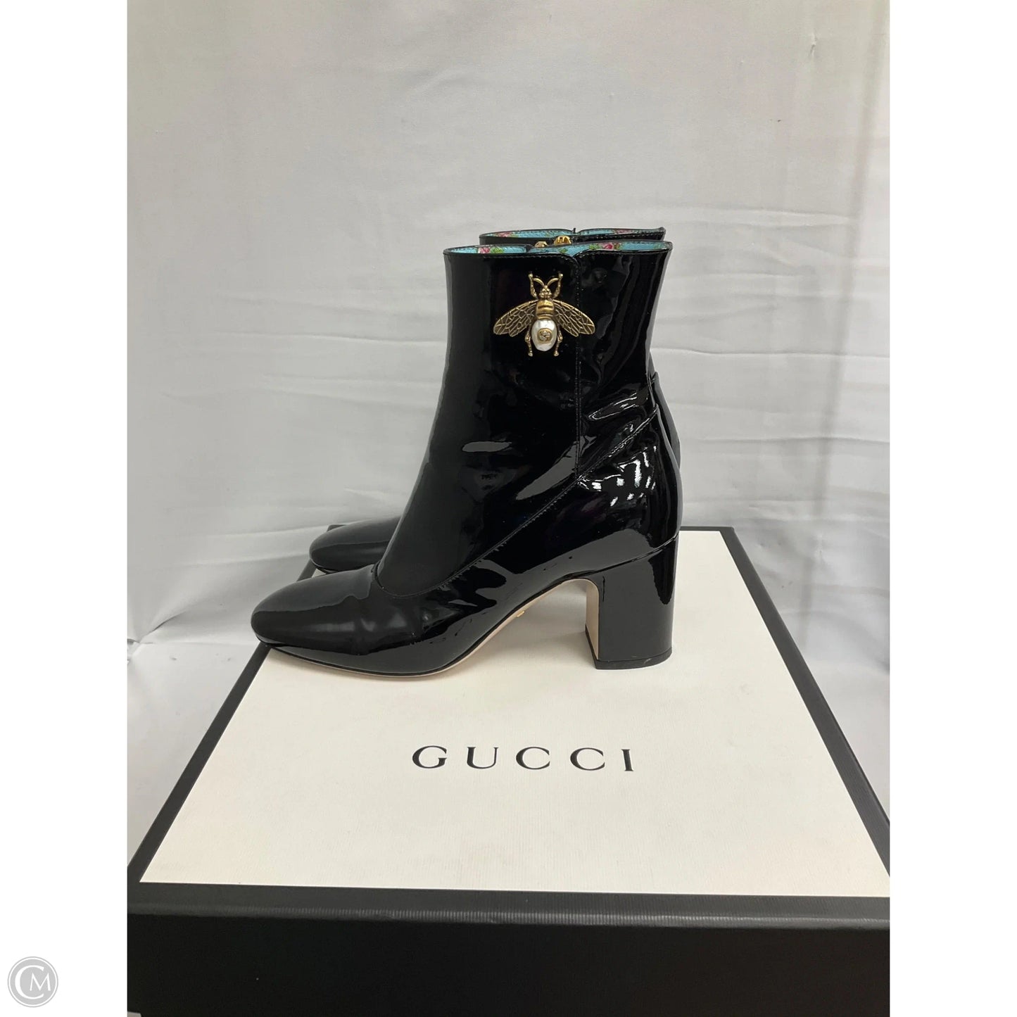 Boots Luxury Designer By Gucci In Black, Size: 7