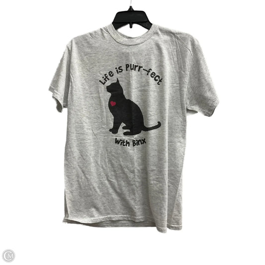 Top Short Sleeve By Gildan In Grey, Size: M