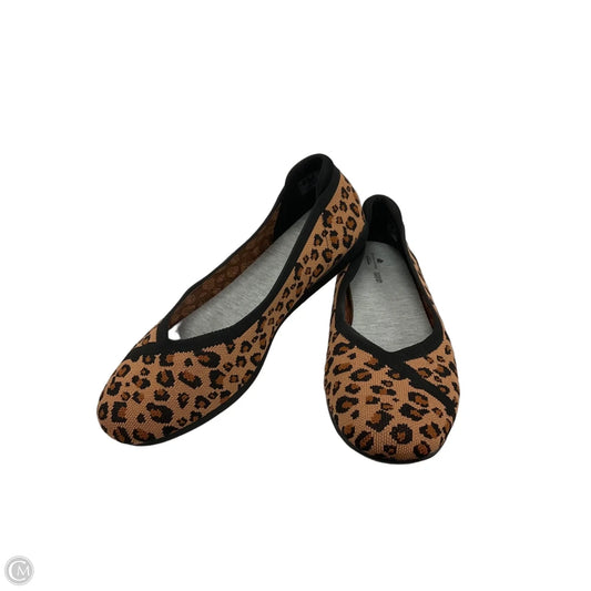 Shoes Flats By Clarks In Animal Print, Size: 8.5