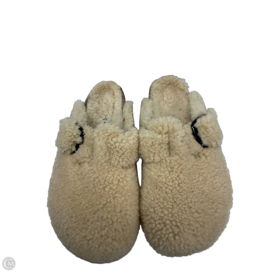 Shoes Flats By Cma In Beige, Size: 9