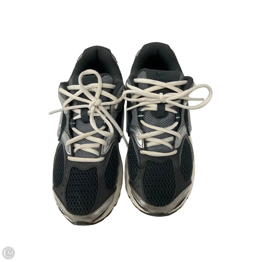 Shoes Athletic By Nike In Grey, Size: 6.5