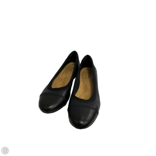 Shoes Flats By Clarks In Black, Size: 8