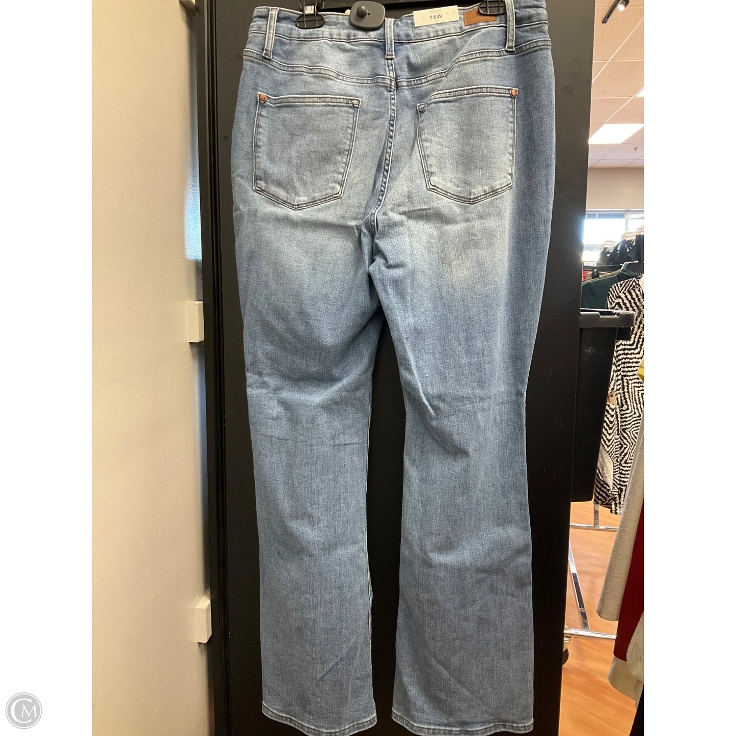 Jeans Flared By Judy Blue In Blue Denim, Size: 16
