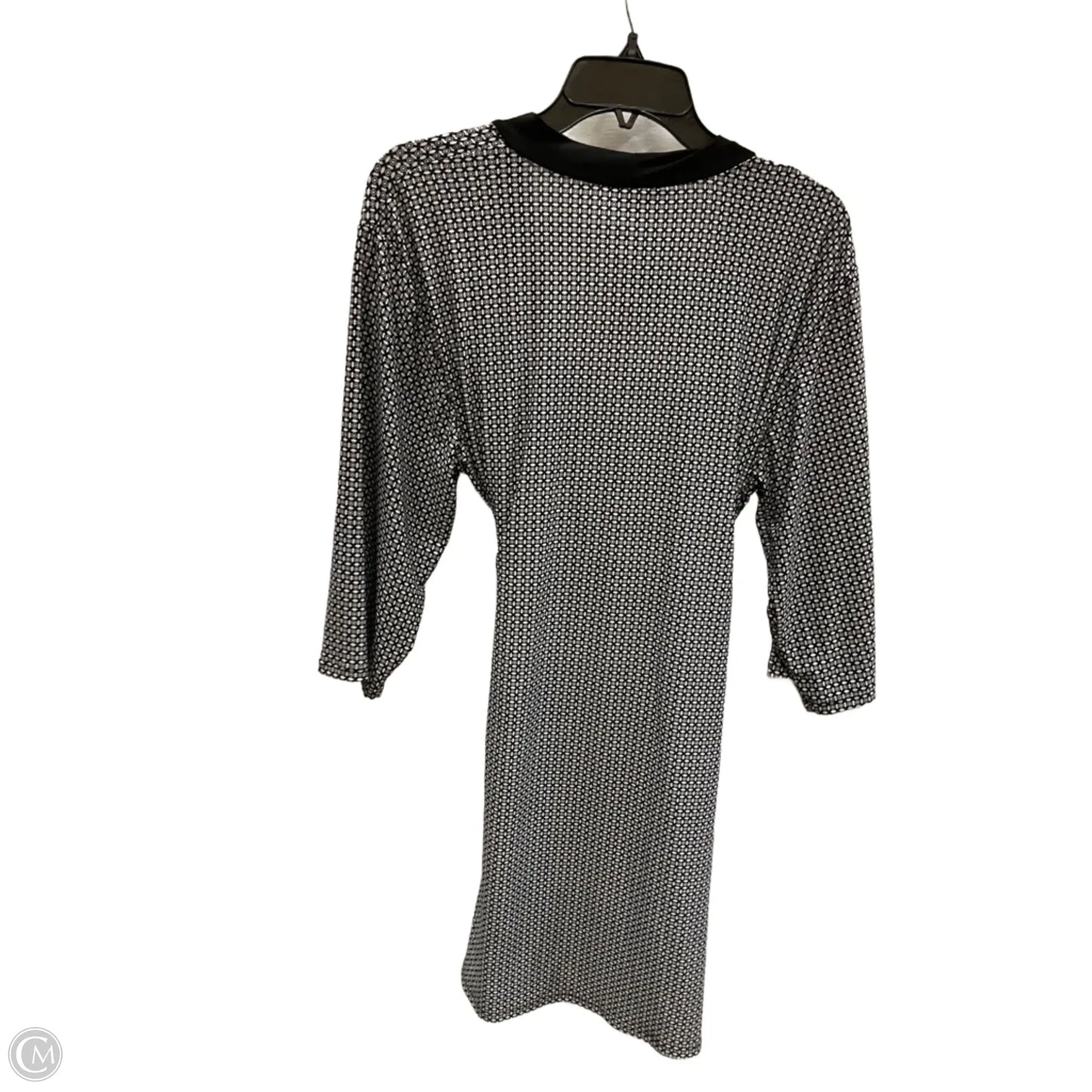 Robe By Cmf In Black & White, Size: M