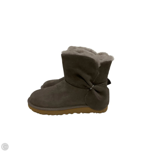 Boots Designer By Ugg In Brown, Size: 8