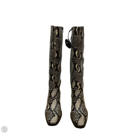 Boots Knee Flats By Crown Vintage In Animal Print, Size: 9