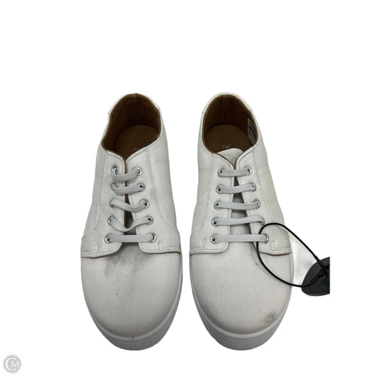 Shoes Sneakers By Cme In White, Size: 7