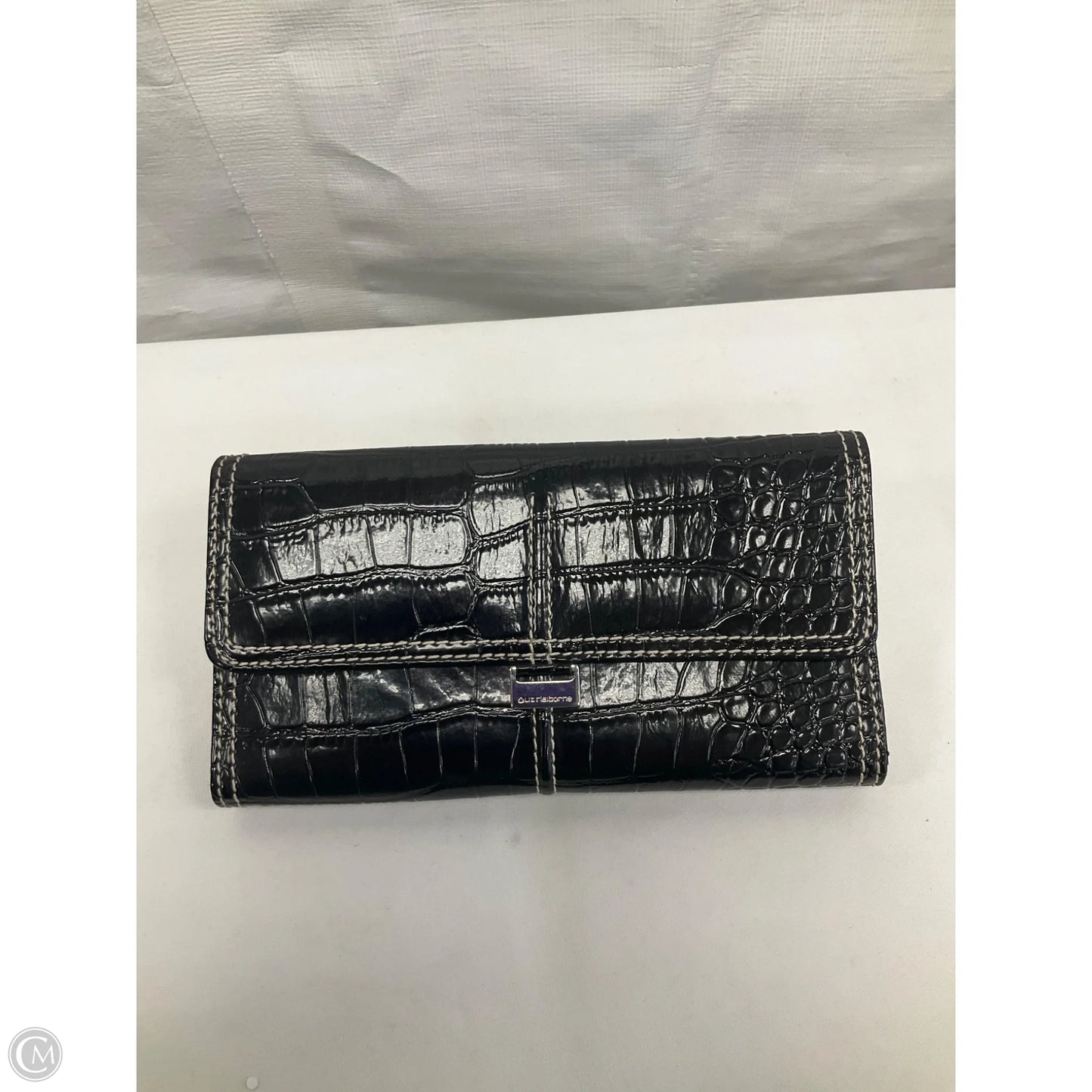 Wallet By Liz Claiborne, Size: Medium
