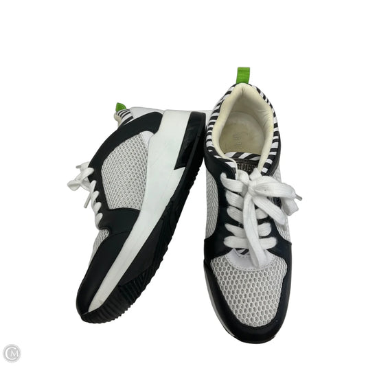 Shoes Sneakers By Guess In Black & White, Size: 7.5