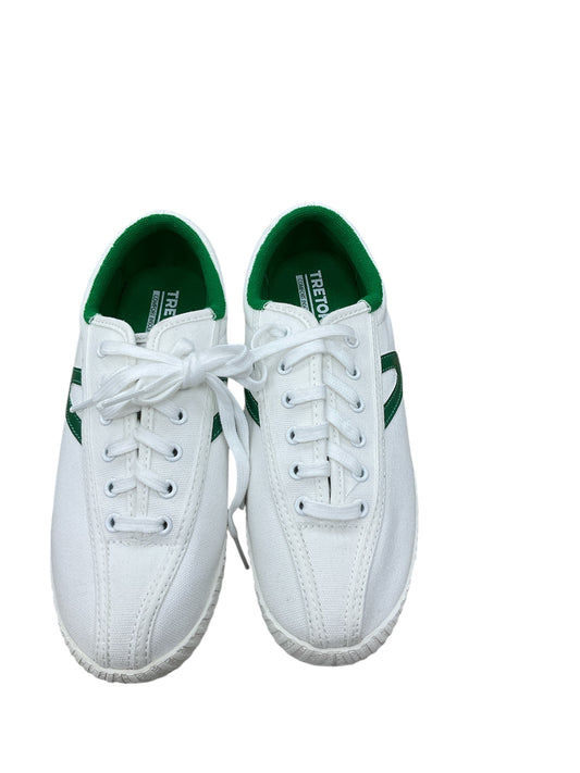 Shoes Sneakers By Cmf In White, Size: 7.5