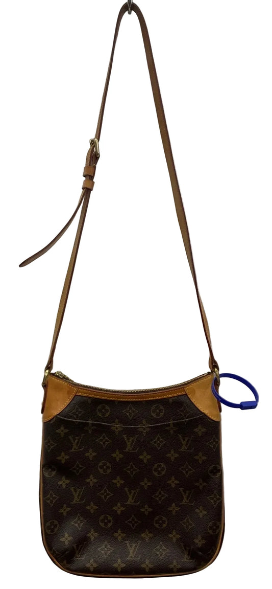 Crossbody Luxury Designer By Louis Vuitton, Size: Medium