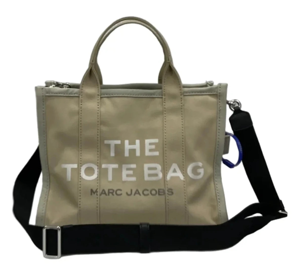 Tote Luxury Designer By Marc Jacobs, Size: Medium
