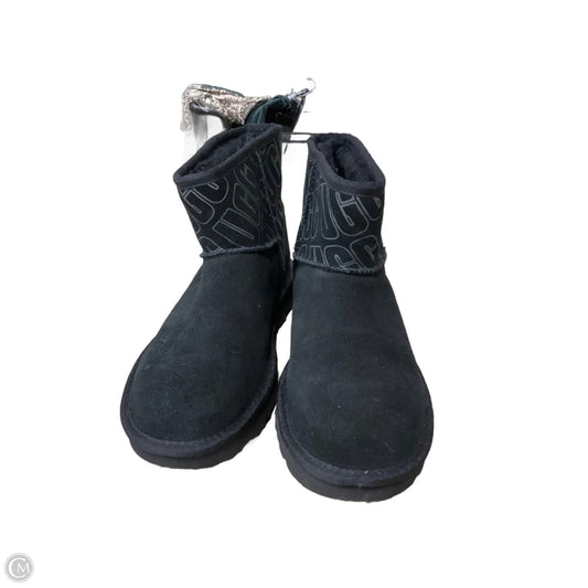 Boots Designer By Ugg In Black, Size: 8