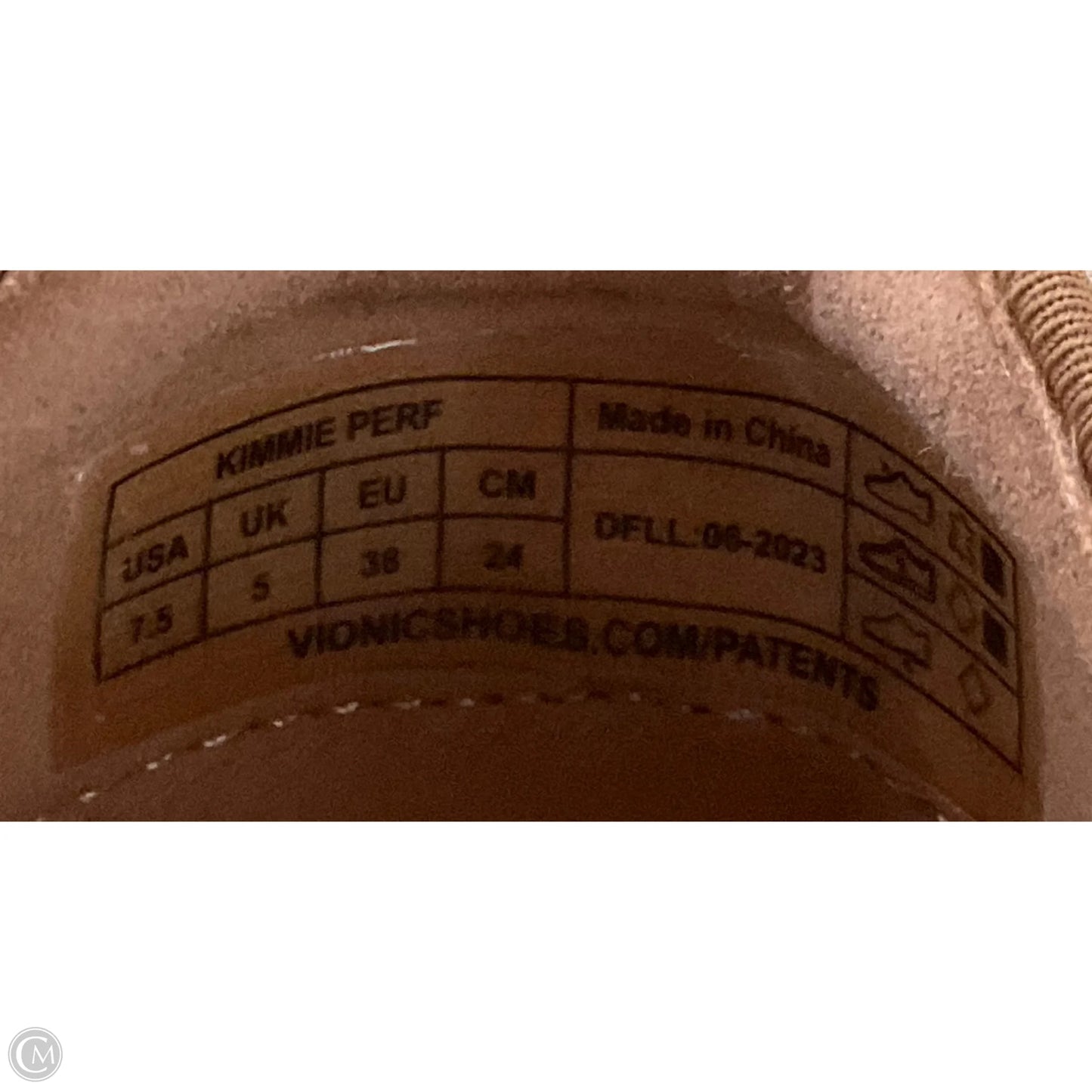 Shoes Flats By Vionic In Tan & White, Size: 7.5