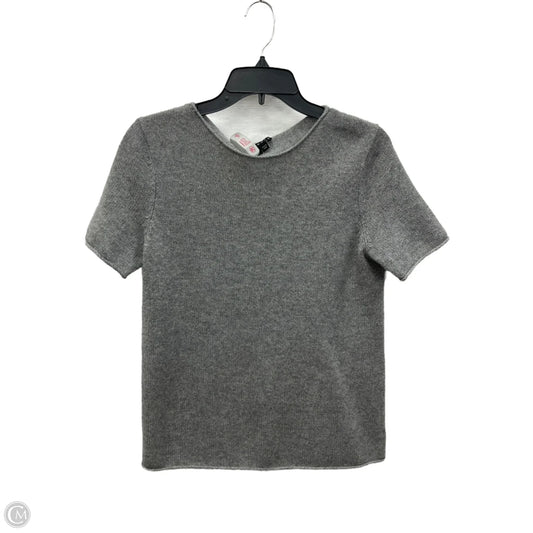 Top Short Sleeve By Theory In Grey, Size: M
