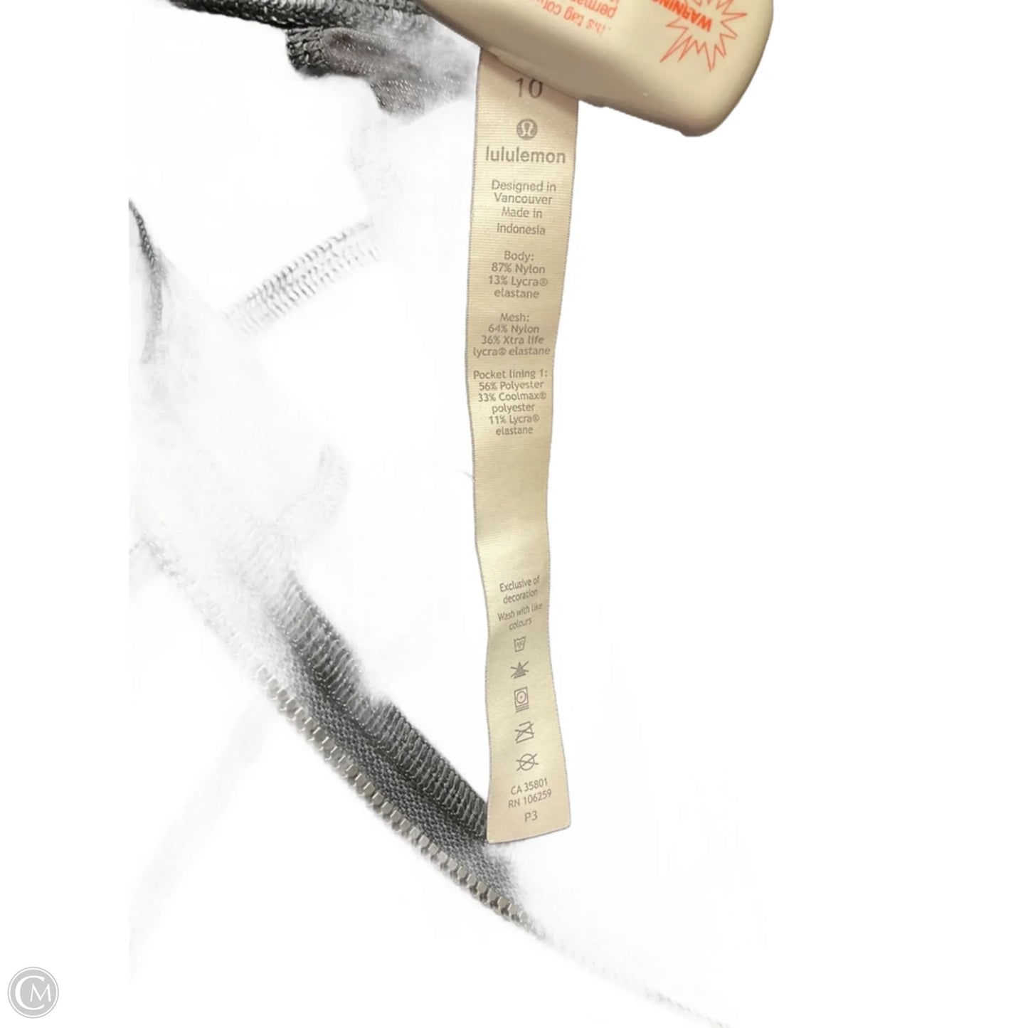 Athletic Top Long Sleeve Collar By Lululemon In Black, Size: 10