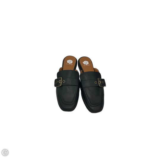 Sandals Flats By Yellow Box In Black, Size: 8