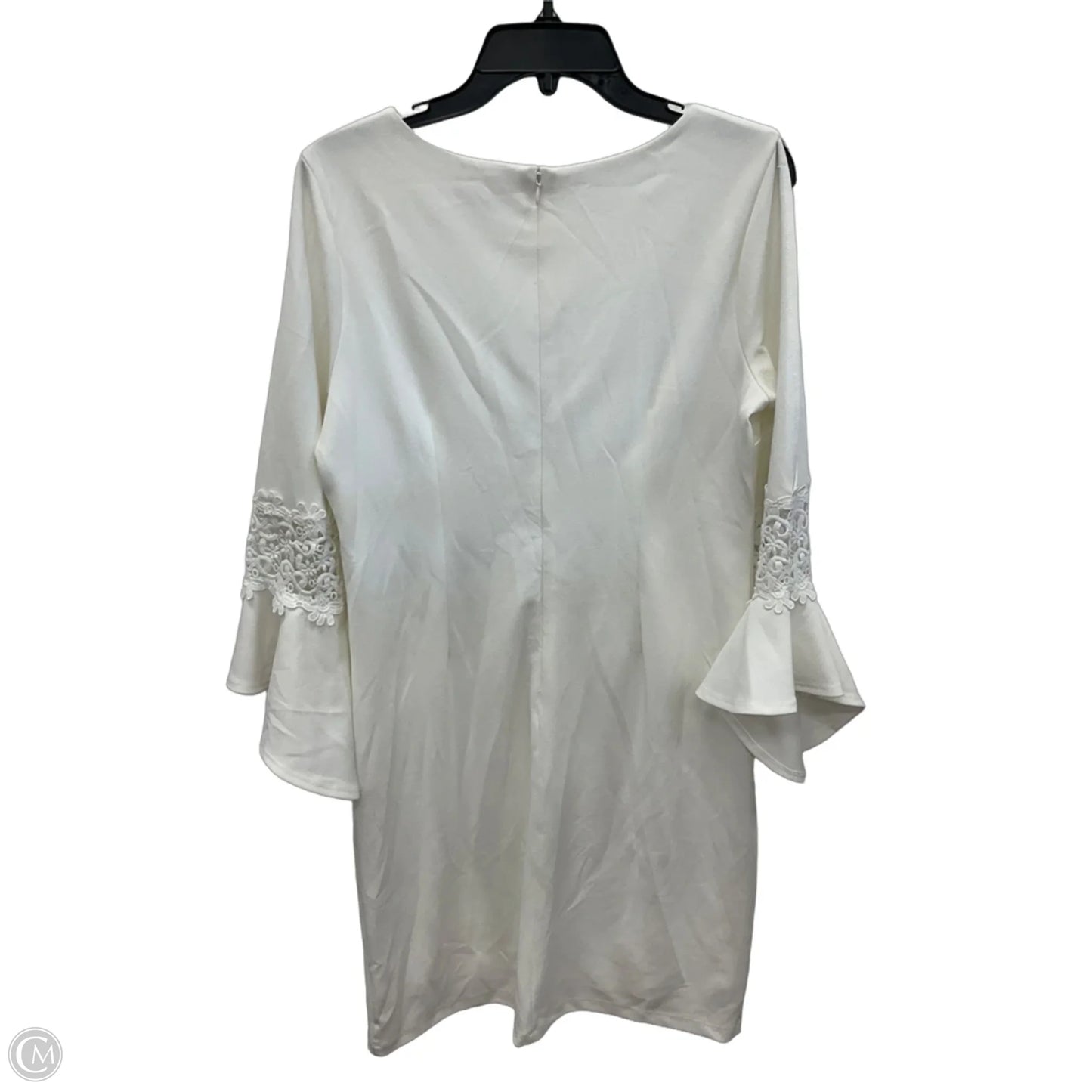 Dress Casual Short By C Est. 1946 In White, Size: M
