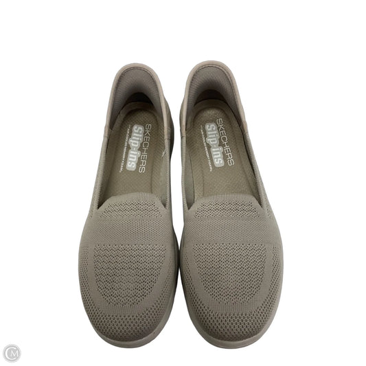Shoes Sneakers By Skechers In Tan, Size: 9.5