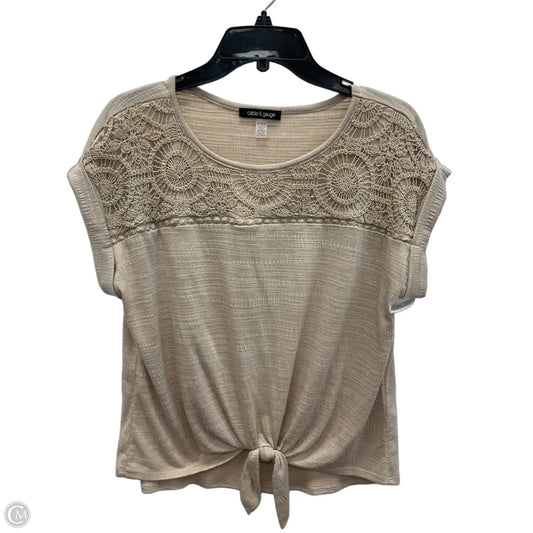 Top Short Sleeve By Cable And Gauge In Beige, Size: M
