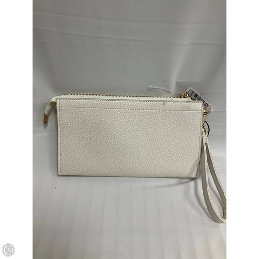 Wristlet By Clothes Mentor, Size: Medium
